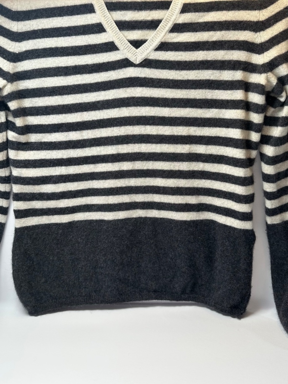 Lord & Taylor 100% Cashmere Sweater | Striped V-Neck | Soft Neutral | Size L - Picture 9 of 14